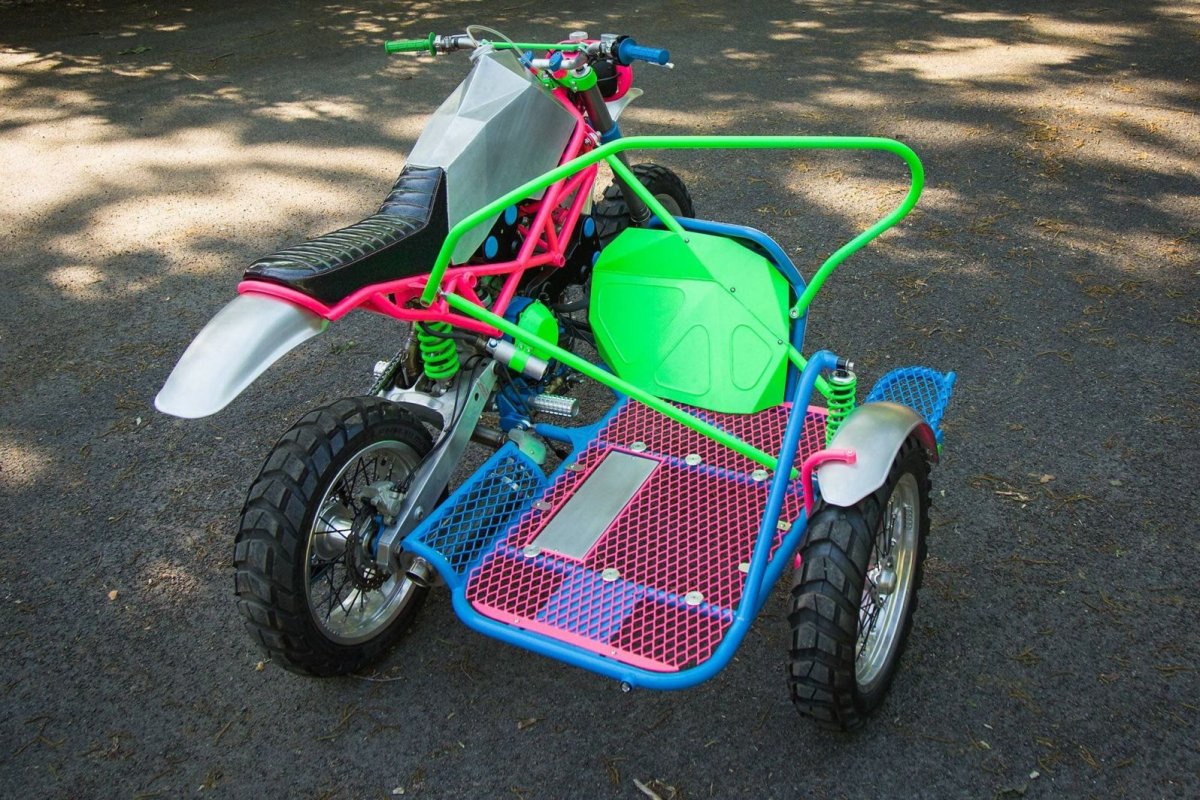 Мотоцикл с коляской Дукати