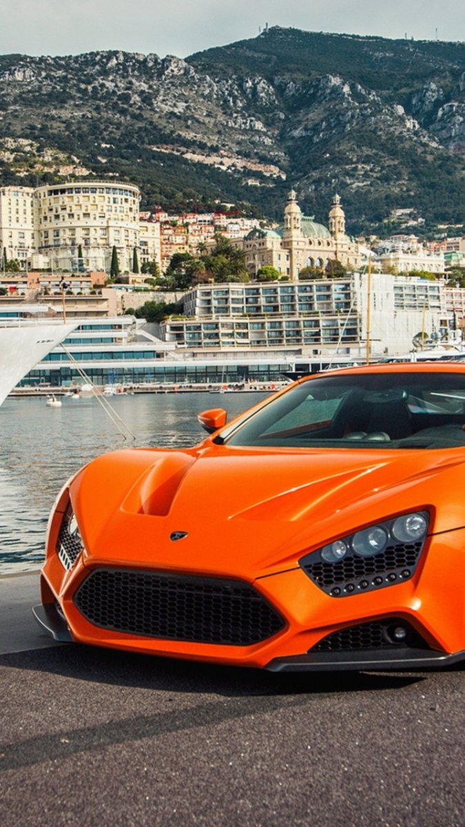 Автомобиль Zenvo st1