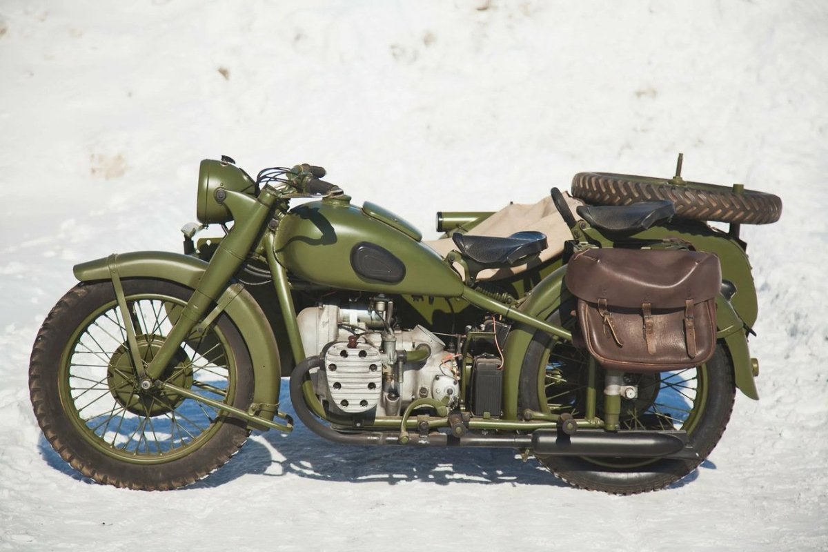 Советский военный мотоцикл м72