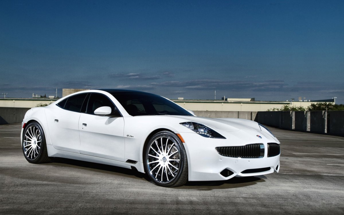 Fisker Karma белая
