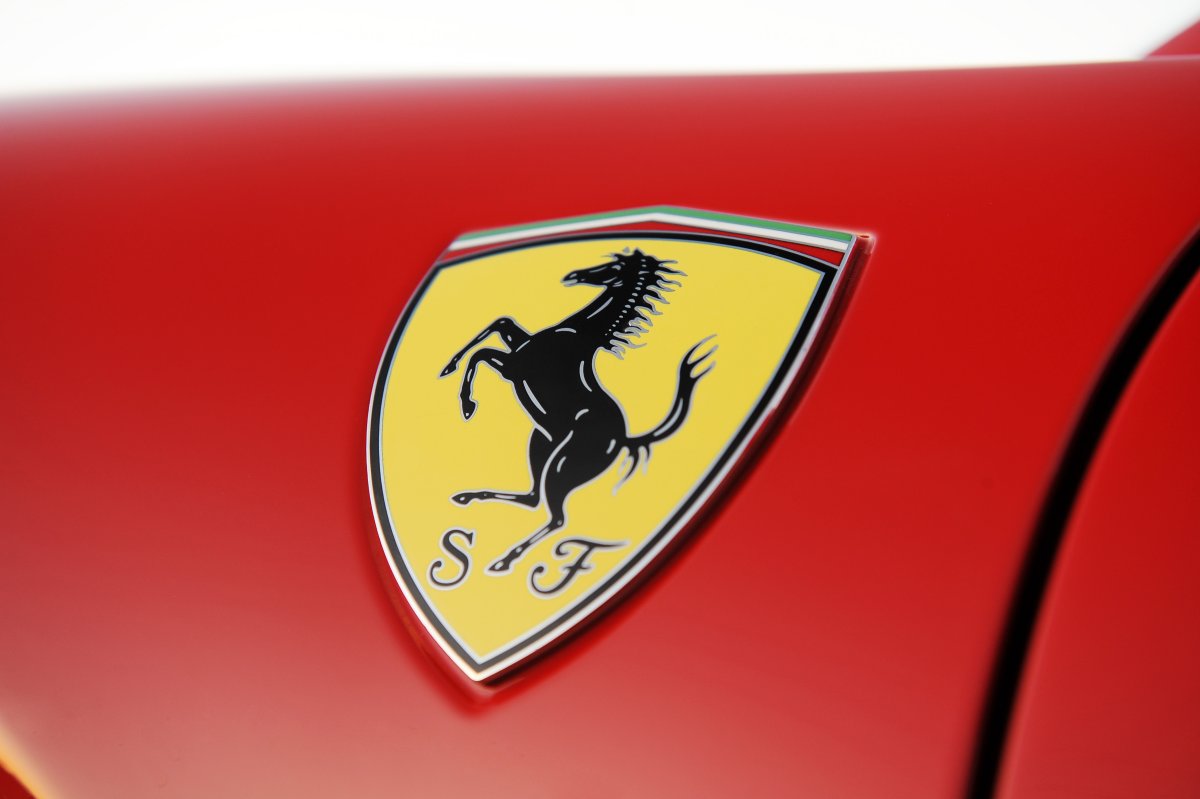 Логотип Феррари f1