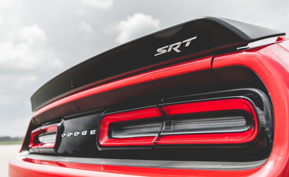 Dodge Challenger 2015 Hellcat задние фары