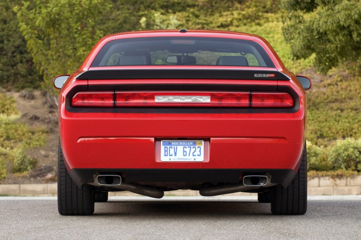 Dodge Challenger srt 2009