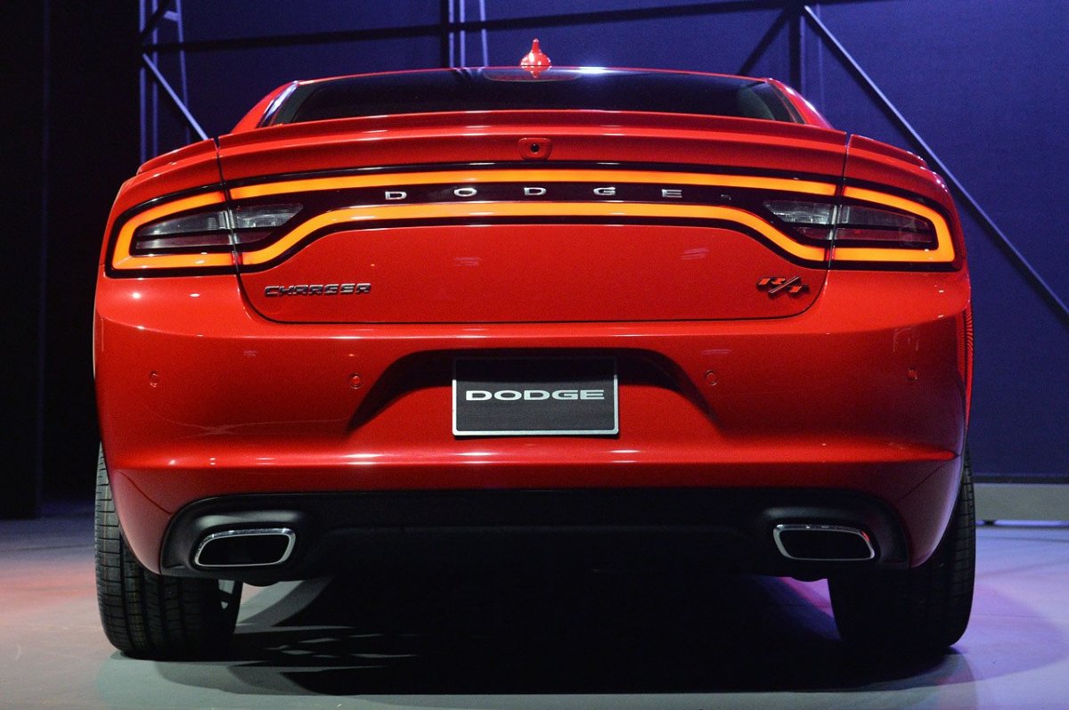 Dodge Charger 2015 зад