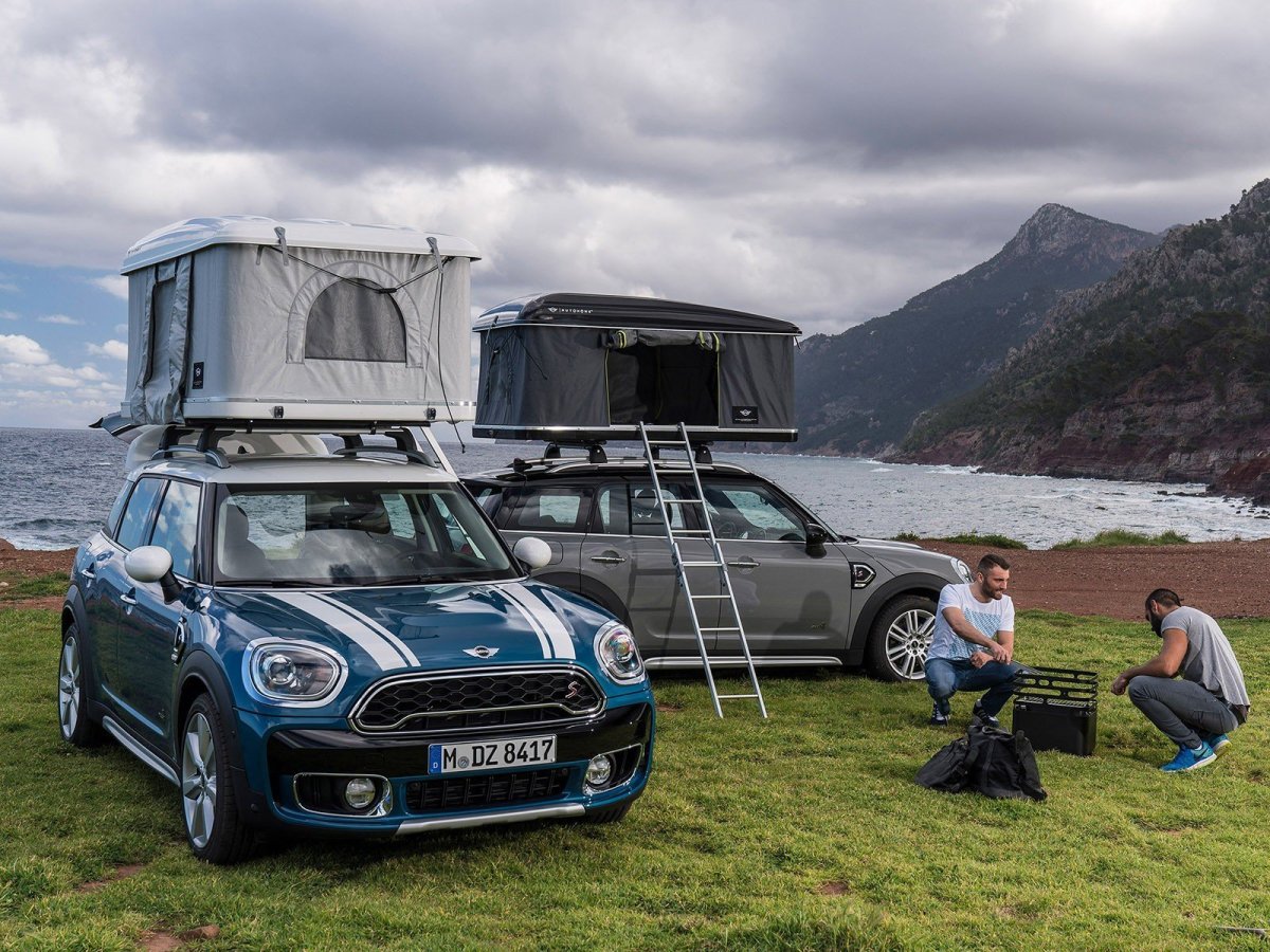 Mini Cooper Countryman с палаткой