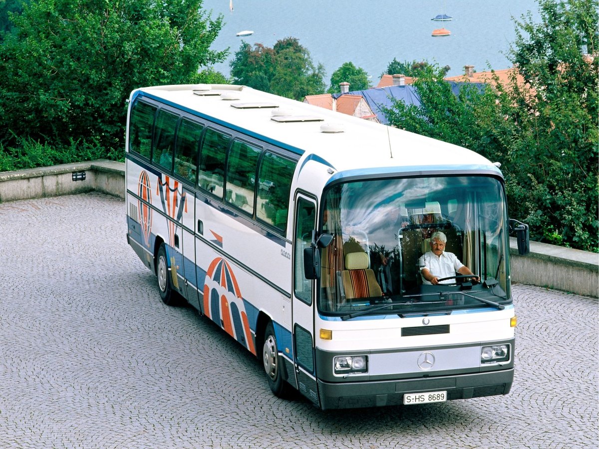 Автобус Mercedes-Benz o303