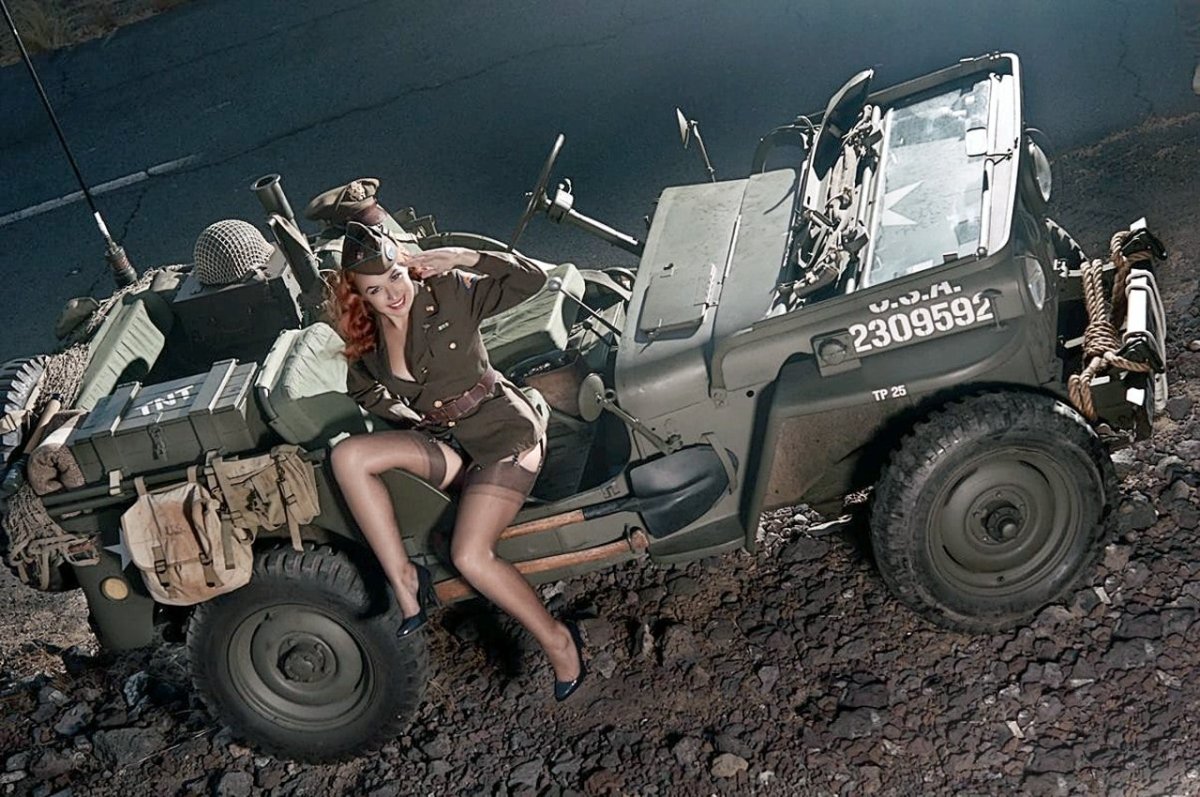 Military Jeep Pin up