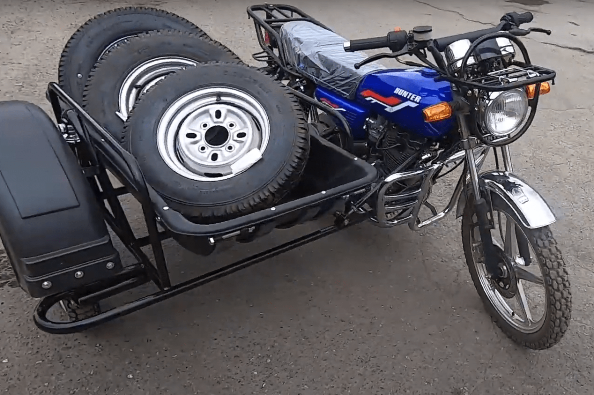 Мотоцикл Хантер 200 с боковым прицепом