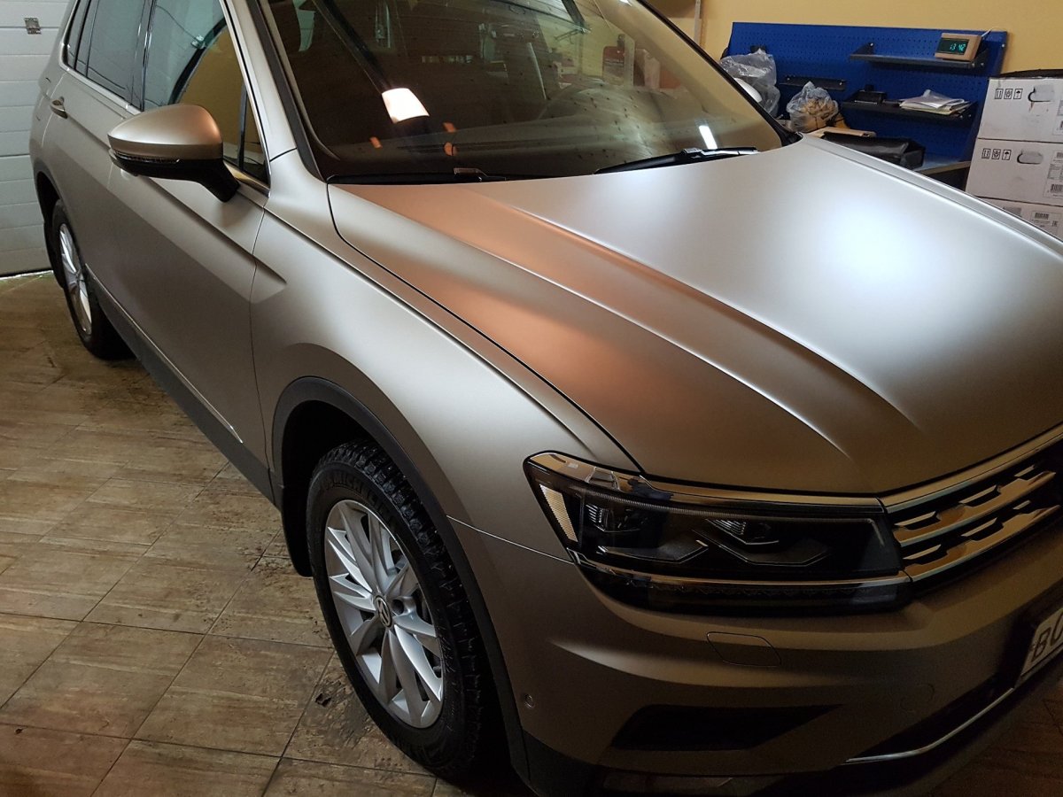 VW Tiguan в матовой плёнке