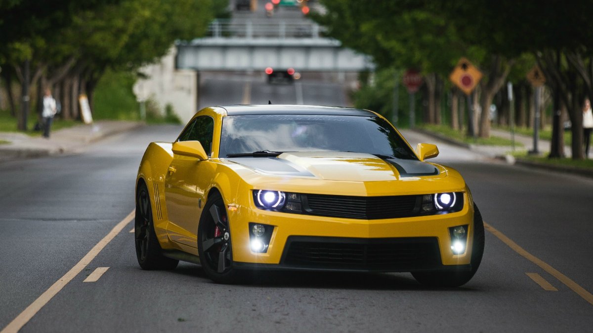 Chevrolet Camaro zl1 2010 жёлтая