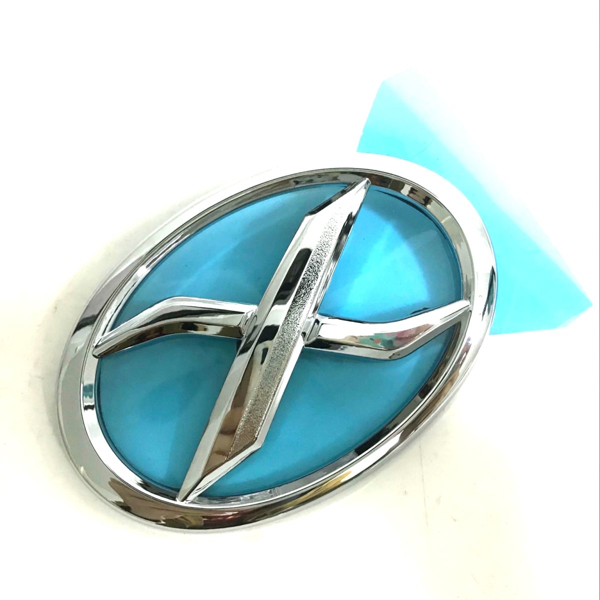 Машина с логотипом x
