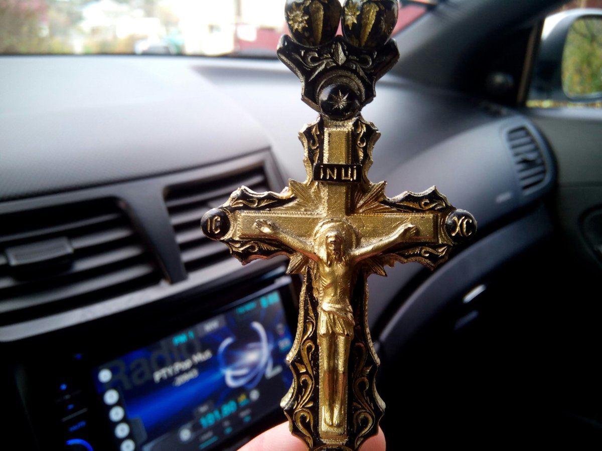 Православный крест в машину