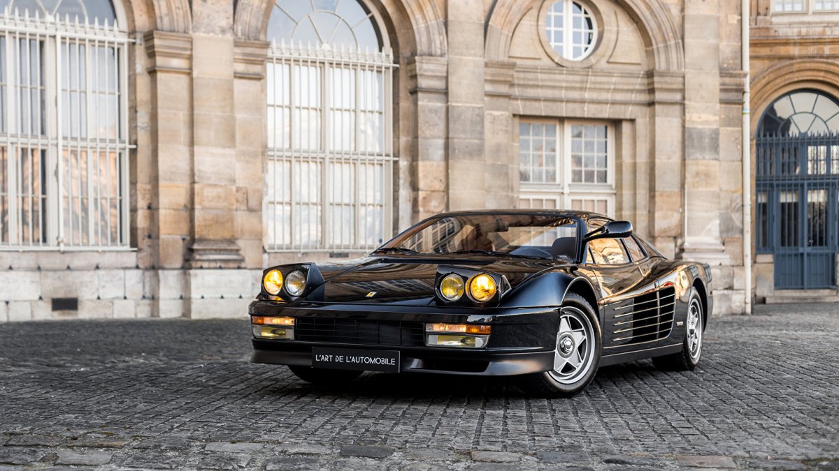 Ferrari Testarossa черная