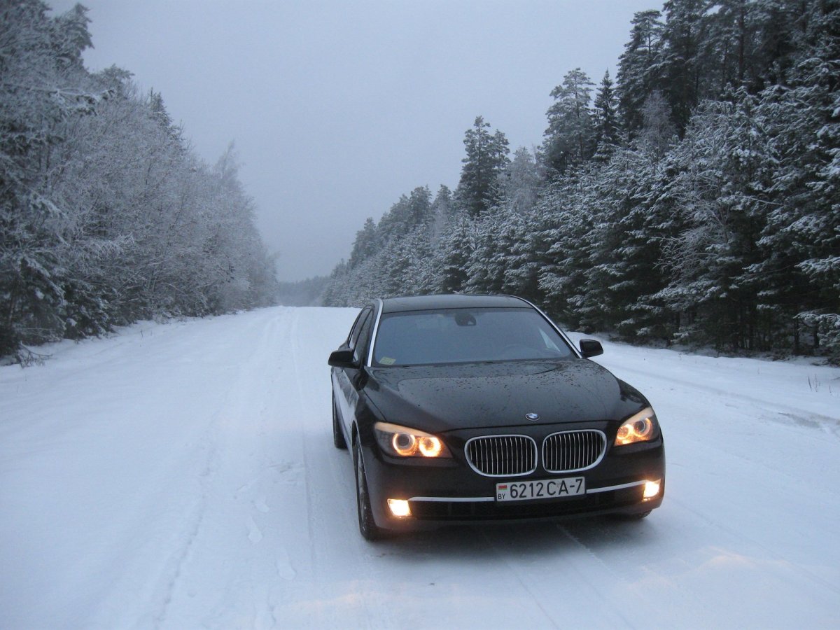 BMW 7 F Snow