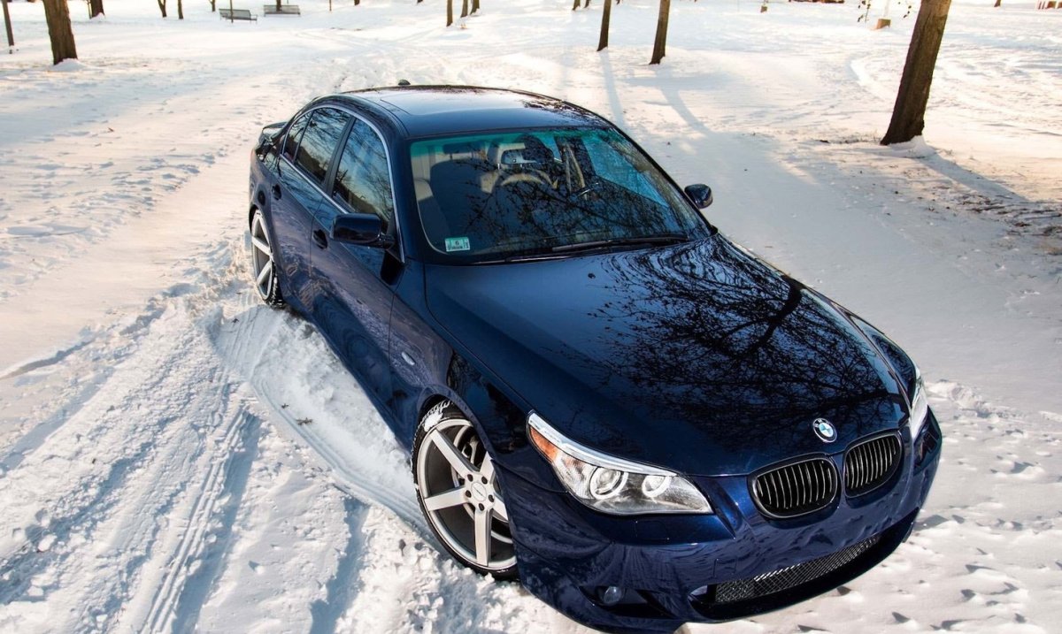 BMW m5 e60 зима