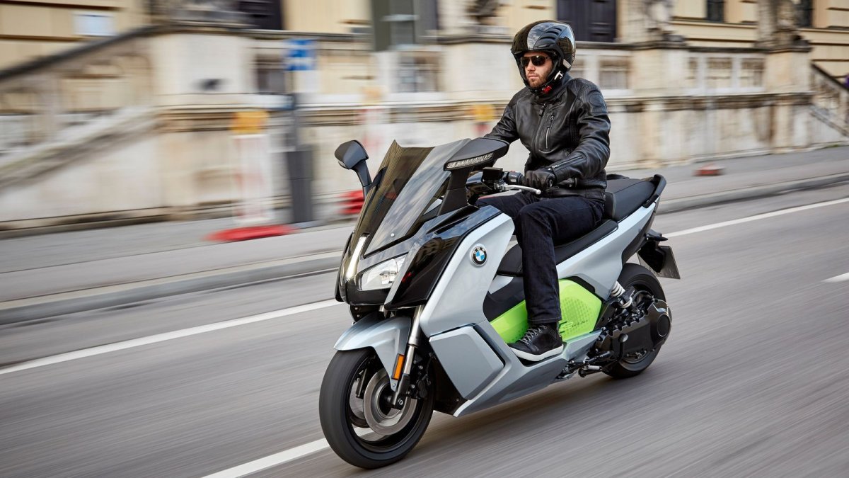Электроскутер BMW C Evolution