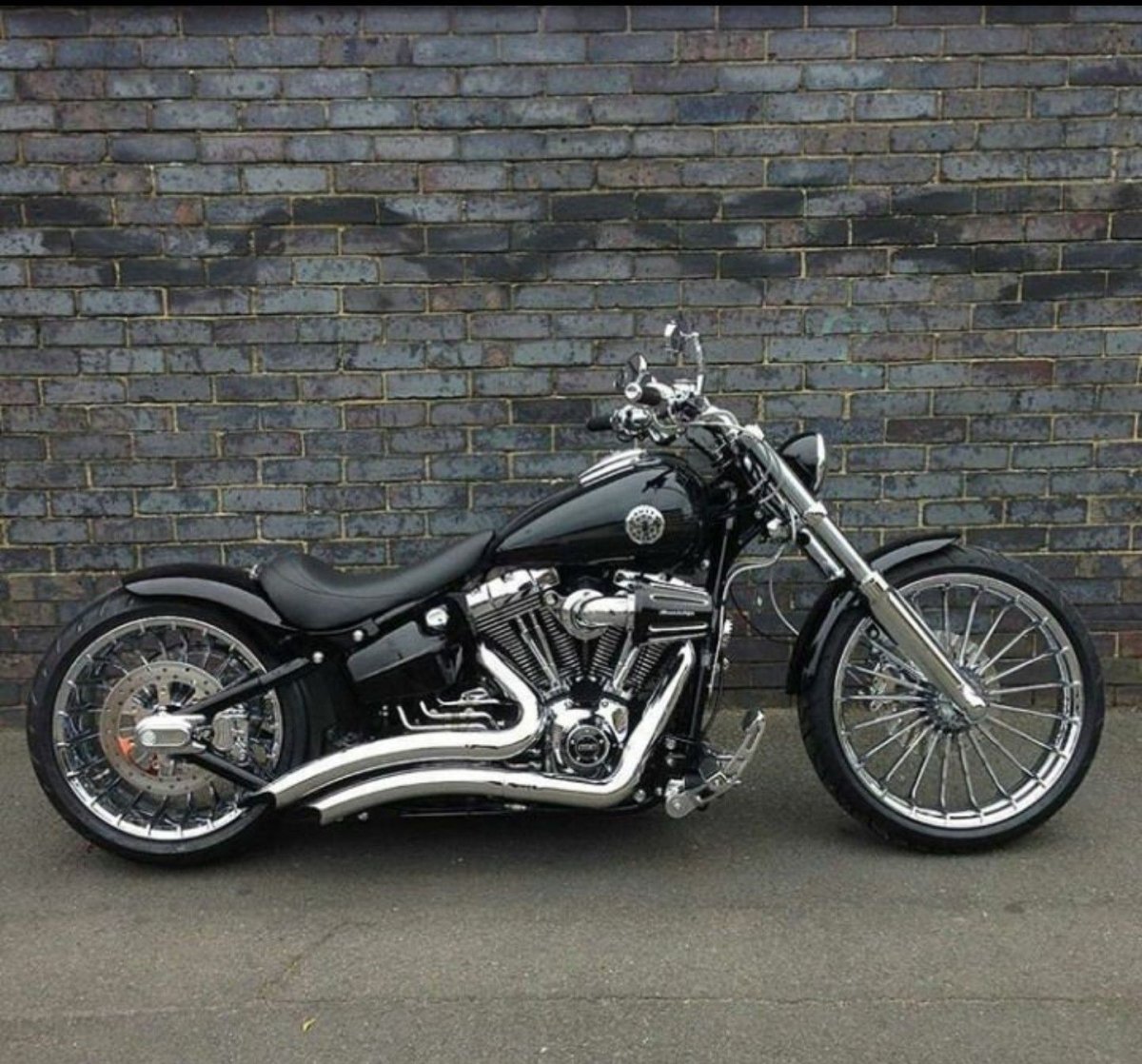 Harley Davidson Breakout