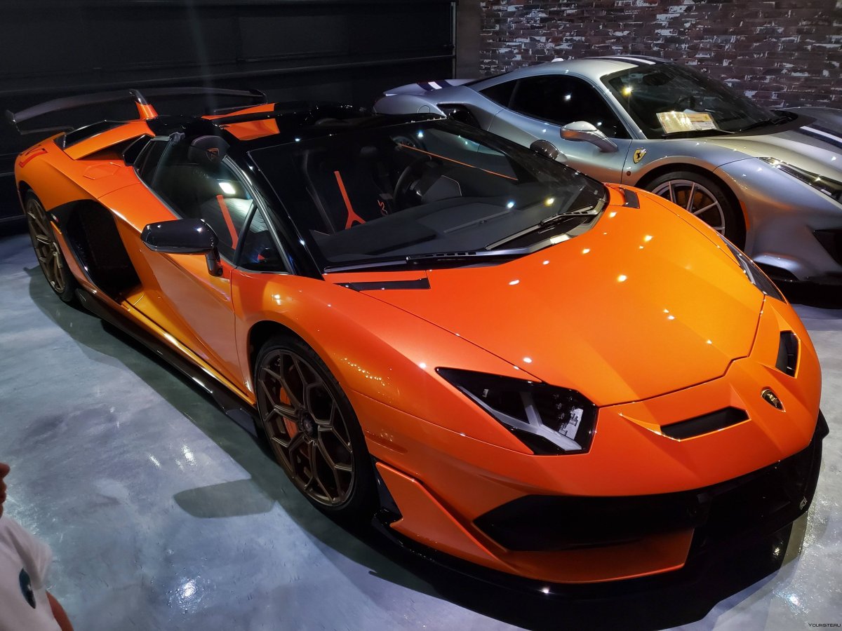 Lamborghini Aventador 2020 оранжевая