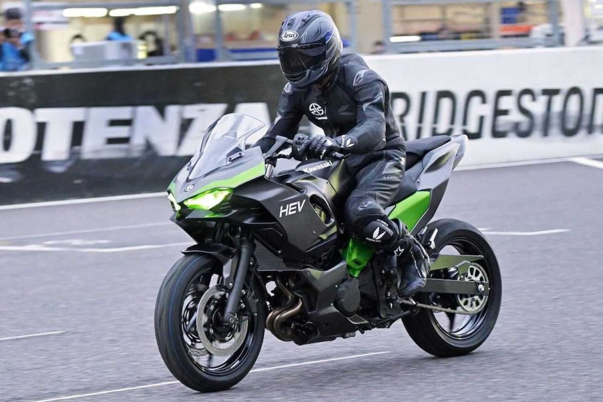 Гибридный мотоцикл Kawasaki