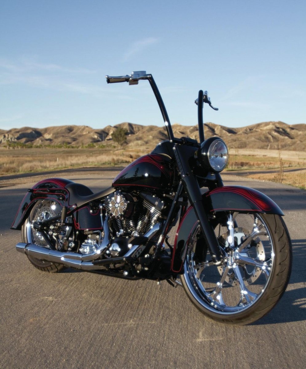Мотоцикл Harley Davidson чоппер