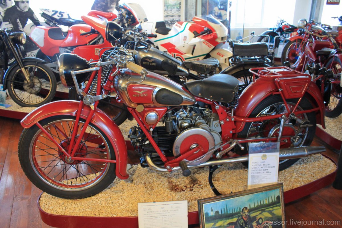 Музей мотоциклов Guzzi в Италии