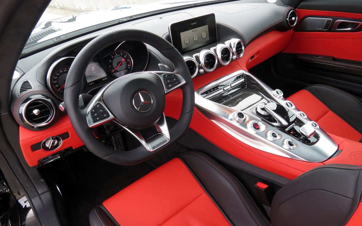 Mercedes Benz AMG gt салон