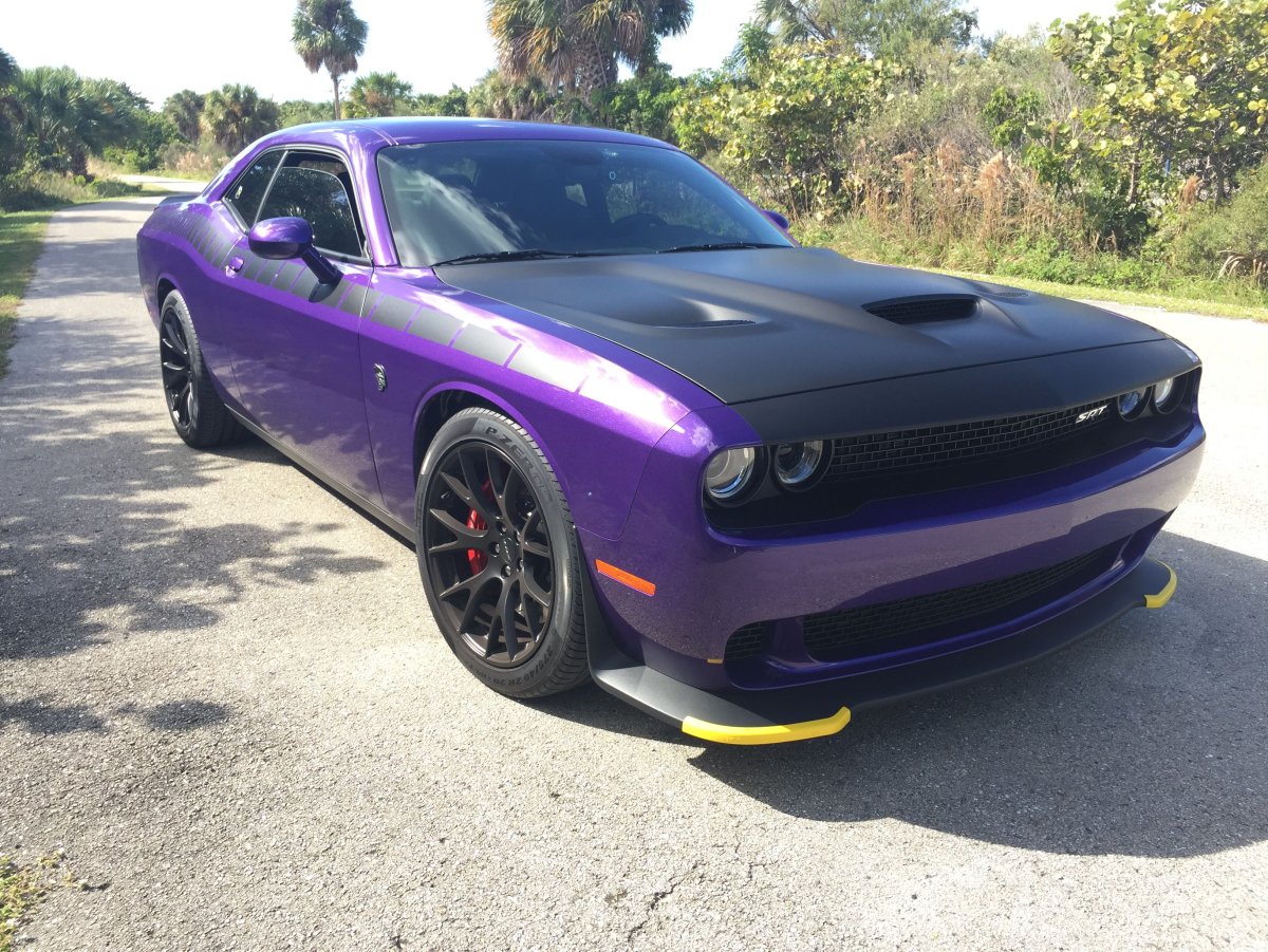 Dodge Challenger Hellcat Purple