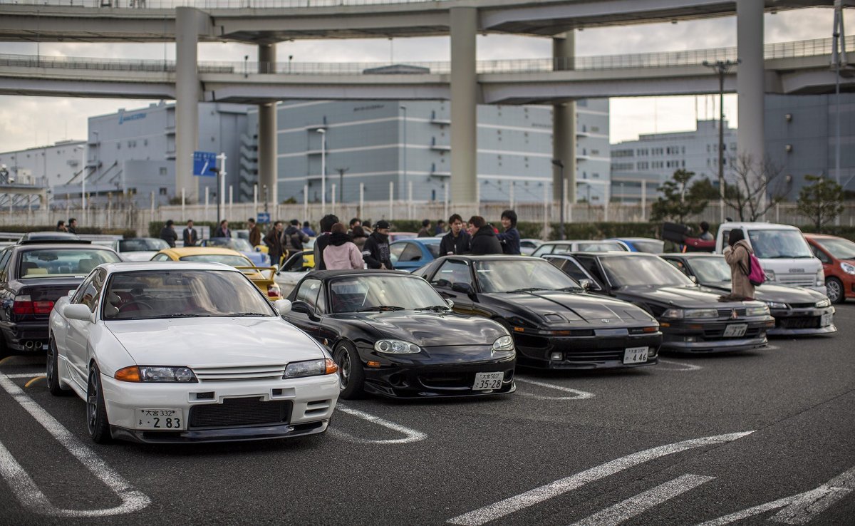 Стоянка машин в Японии
