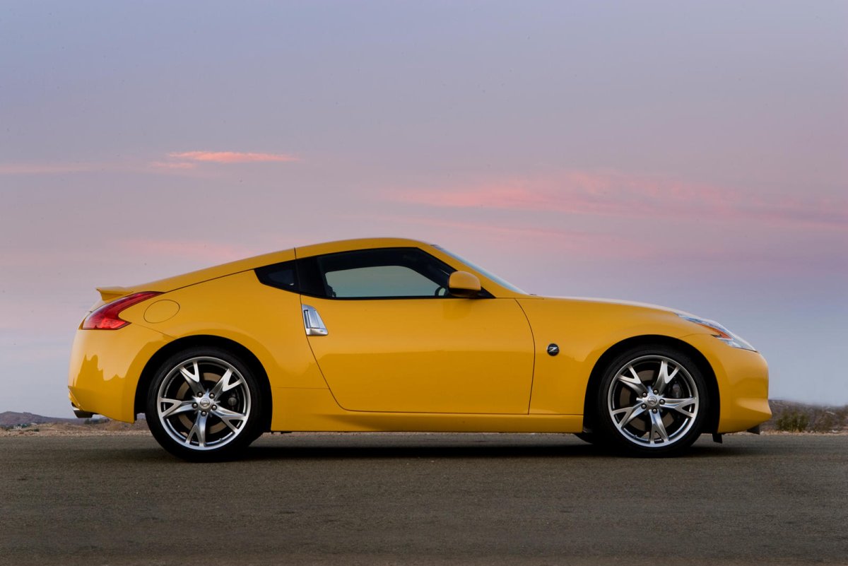 Nissan 370z us-spec cars Coupe 2009