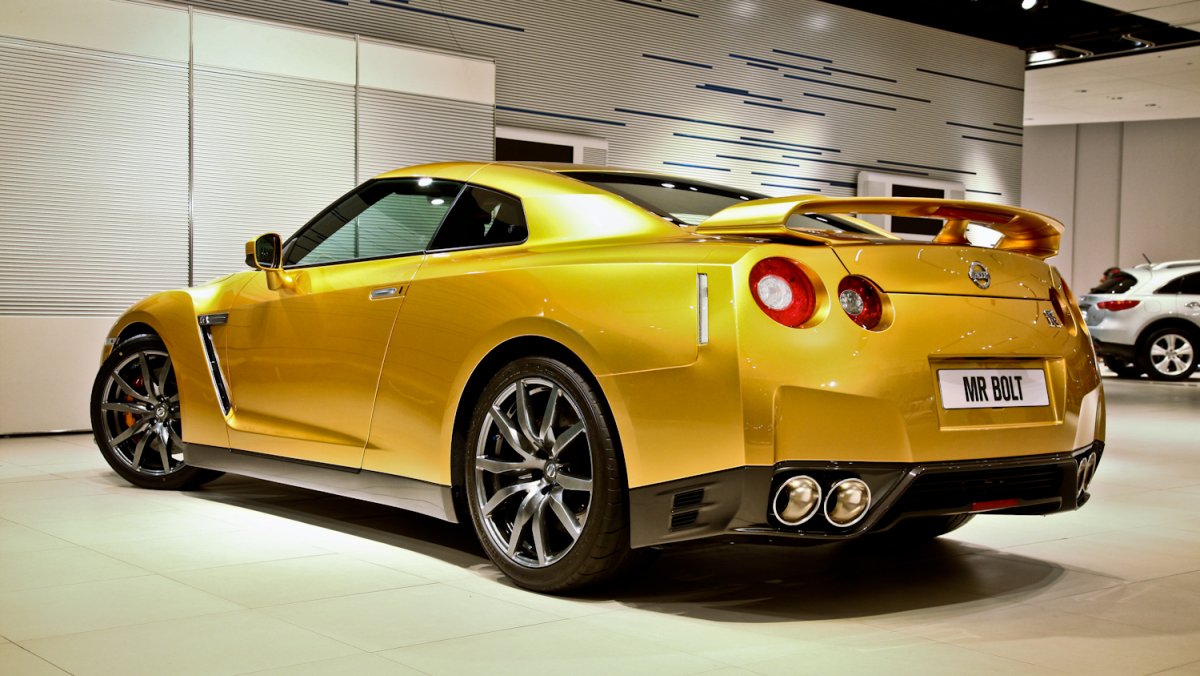 Nissan GTR r35 Gold