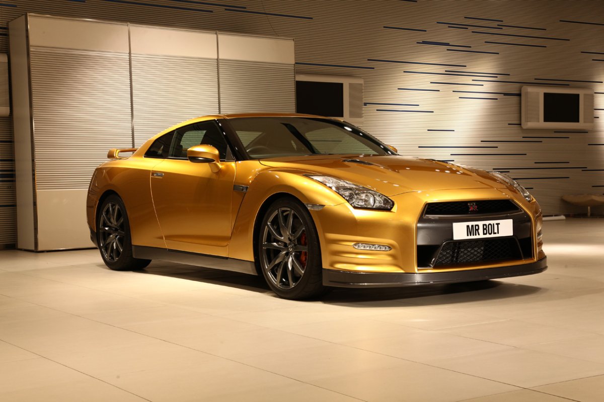 Nissan GTR r35 Gold