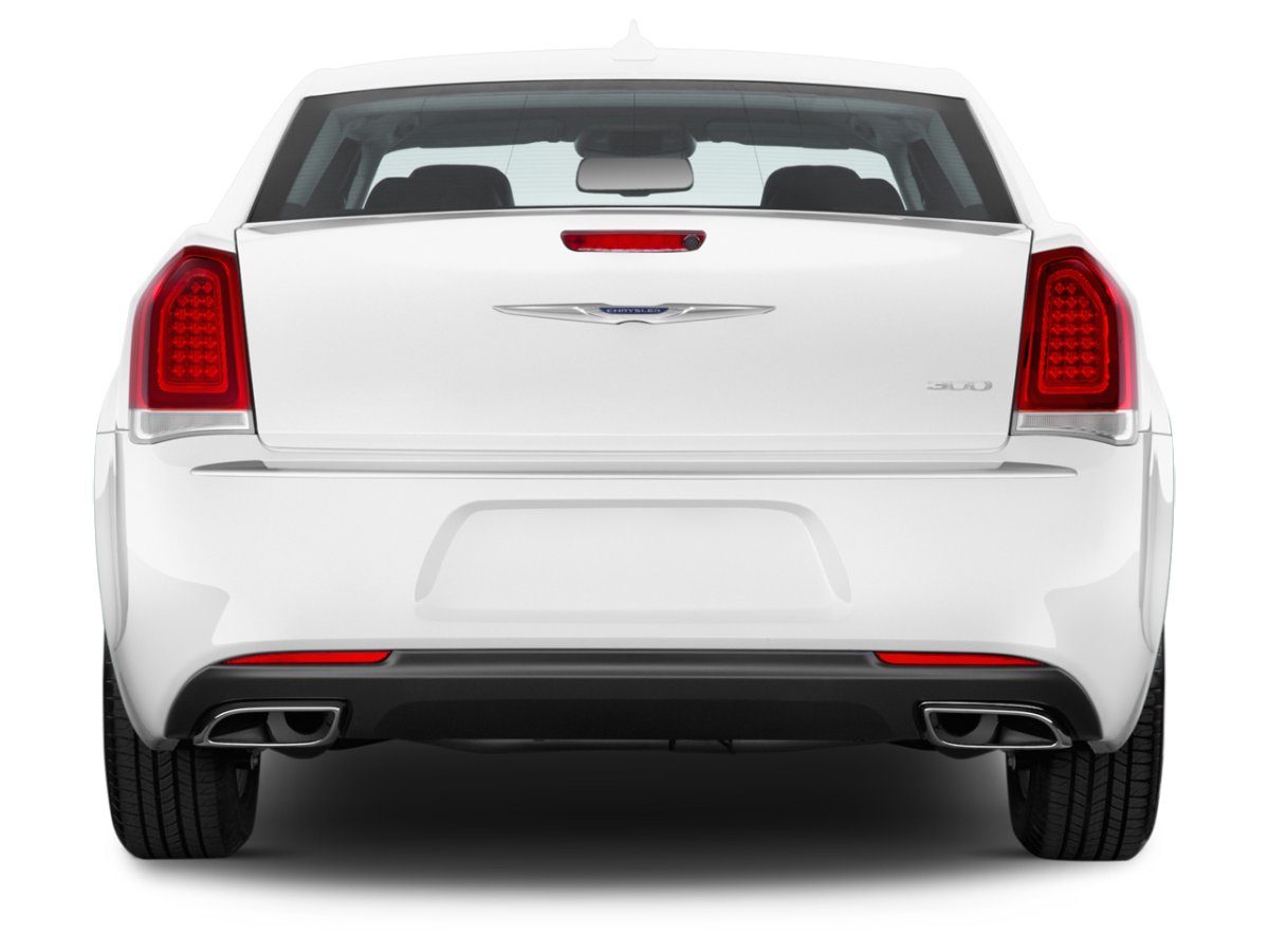Chrysler 300c 2022 сзади