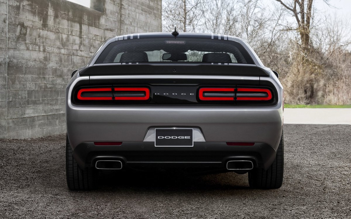 Dodge 2022 Challenger зад