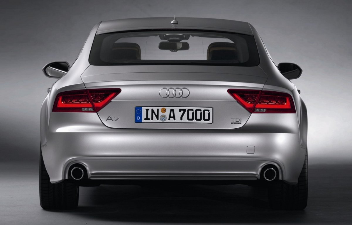 Audi s7 зад