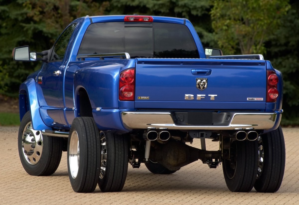 Dodge Ram 4 колеса сзади