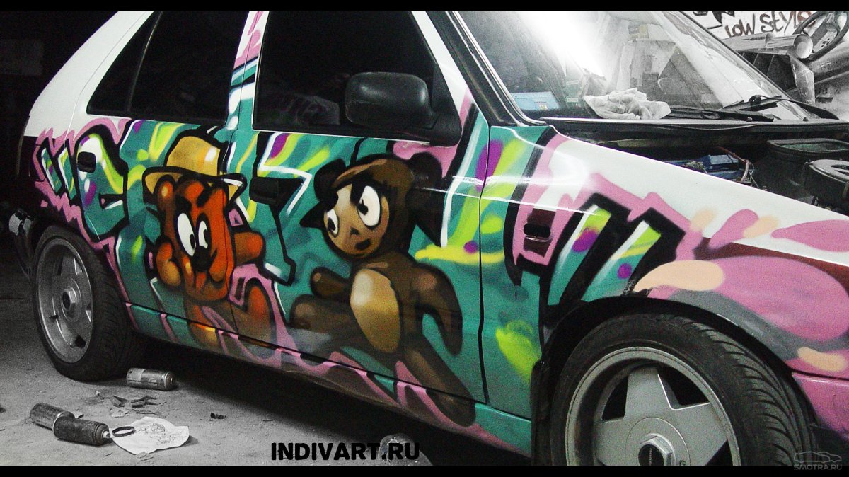 Покраска машины граффити