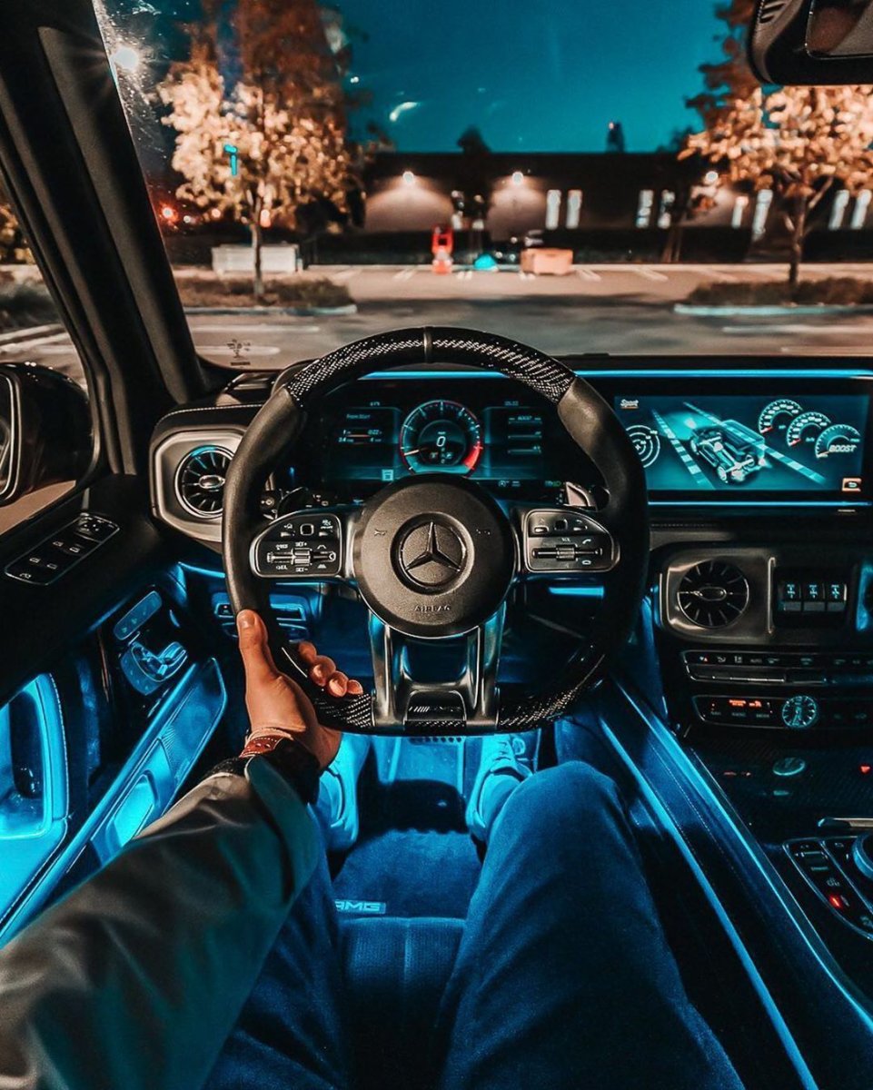 Mercedes g63 AMG салон ночью