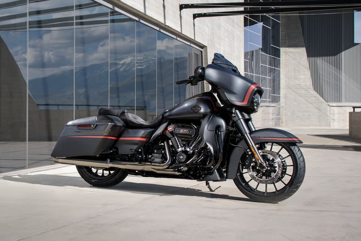 Harley Davidson Street Glide CVO