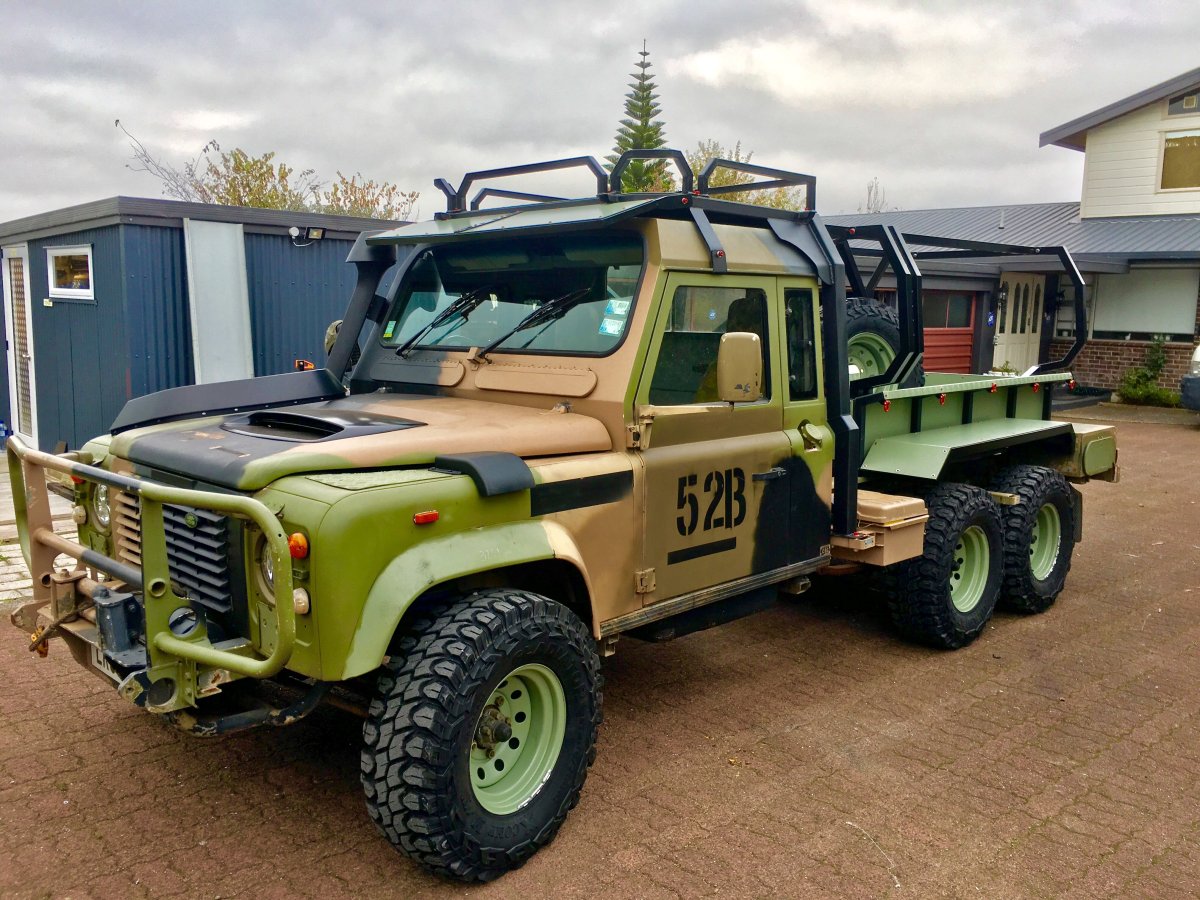 Ленд Ровер Дефендер 6x6