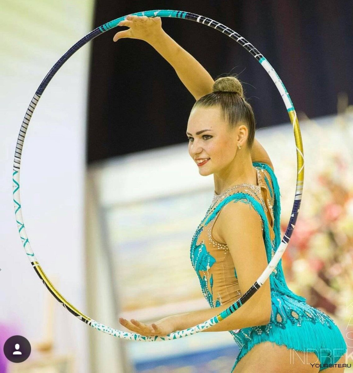 Дина Аверина обруч