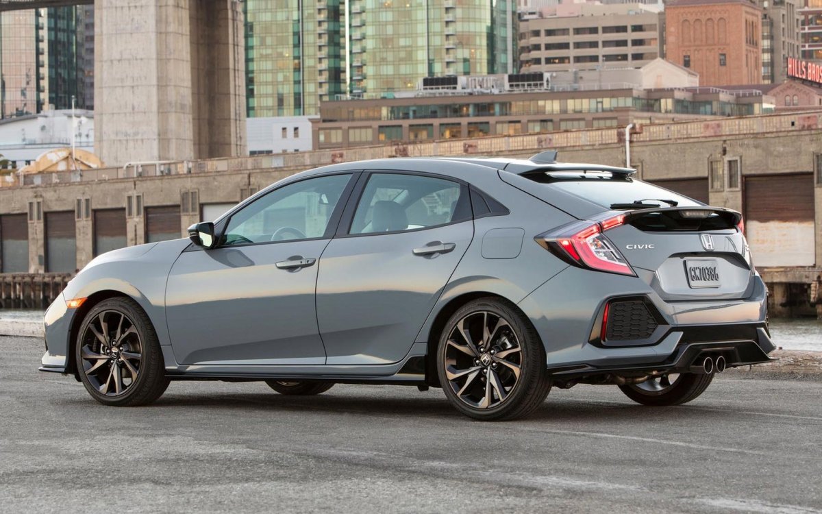 Honda Civic 2017 хэтчбек