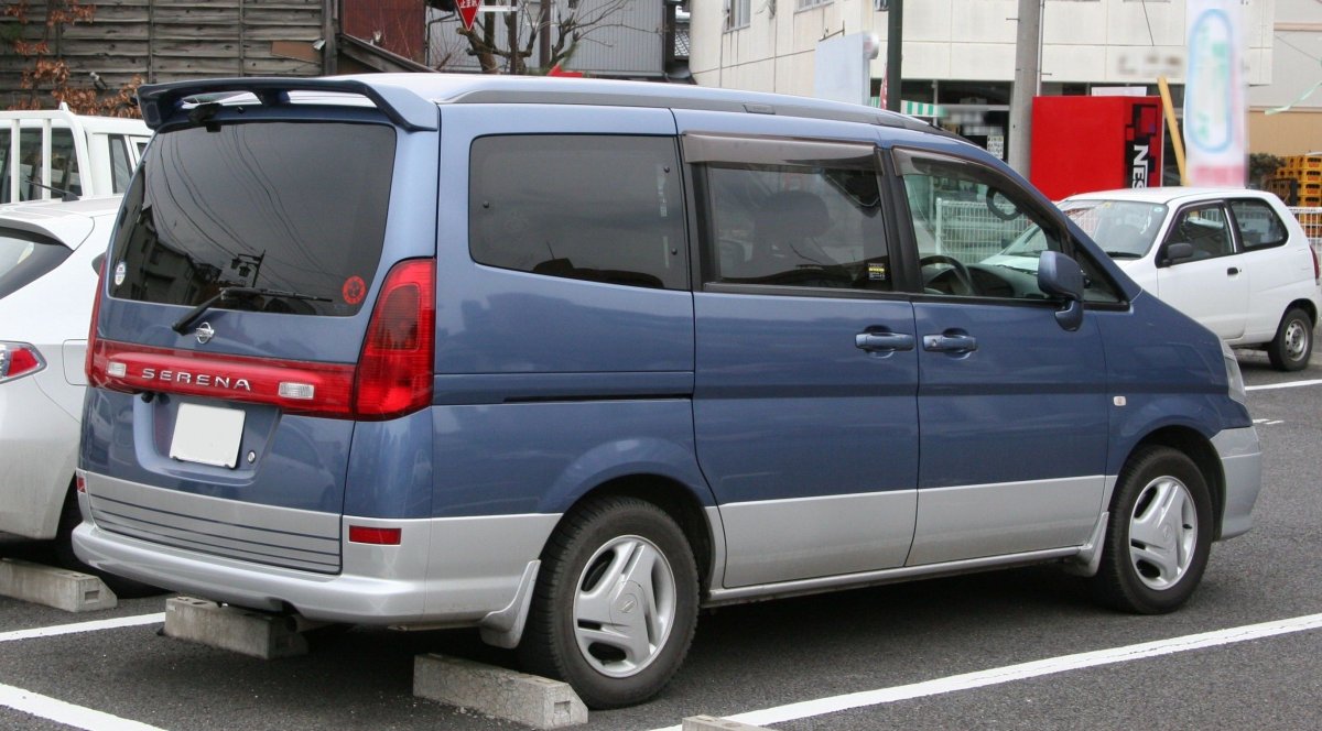 Nissan Serena c24