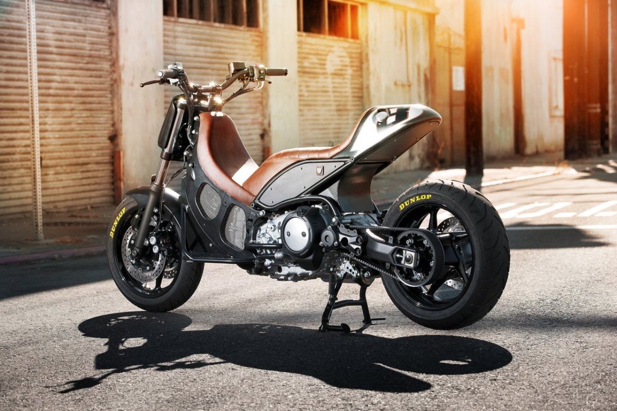 Мотоцикл Yamaha TMAX Hyper Roland Sands 2013