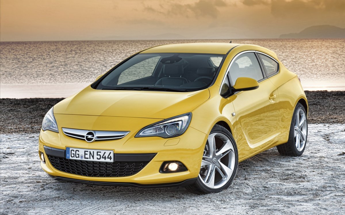 Opel Astra GTC 2013