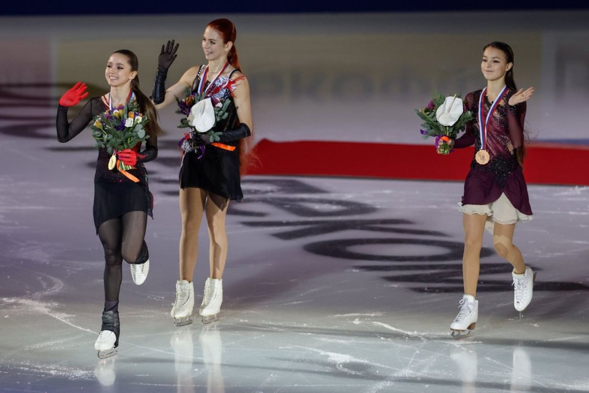 Фигуристки Валиева Щербакова и Трусова