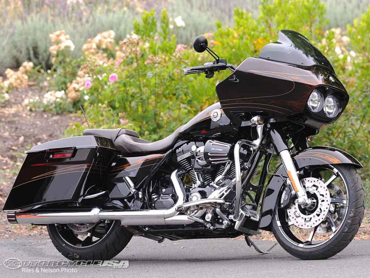 Harley Davidson Road Glide CVO