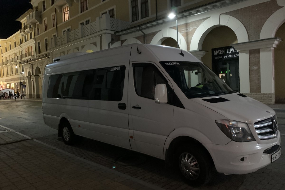 Низкопольный автобус Mercedes Sprinter 516