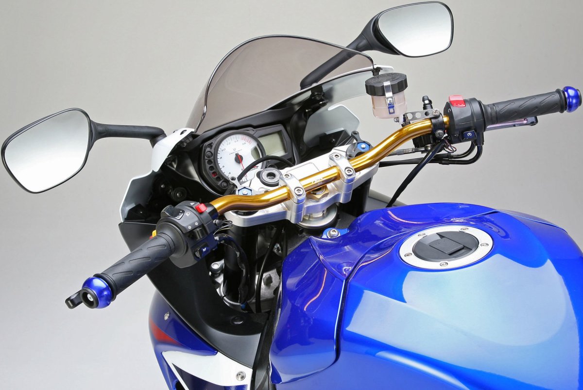 Suzuki GSX-R 750 руль