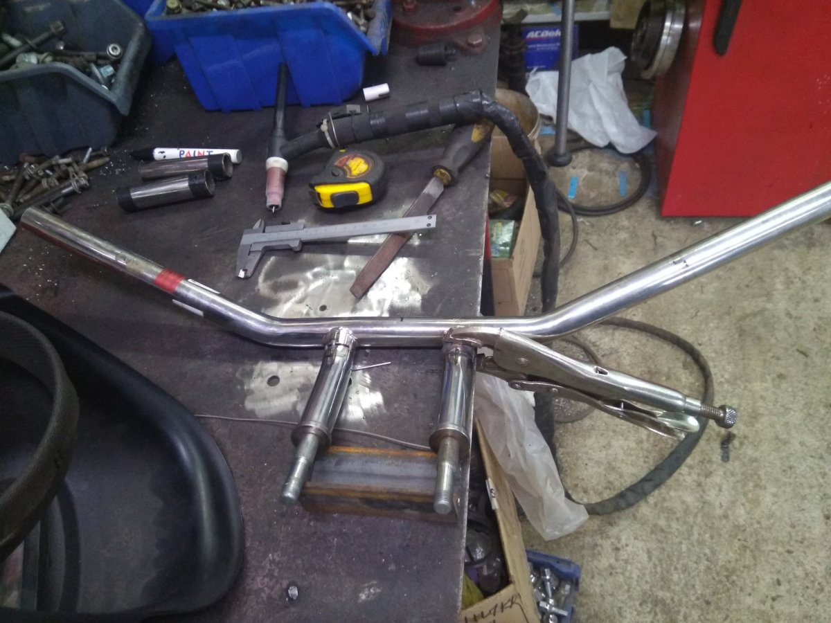 Мотоцикл Урал руль вид сбоку