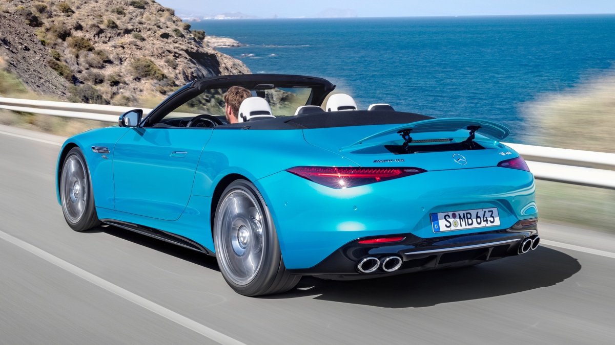 2022 Mercedes-AMG SL 43